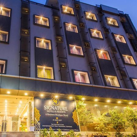 Hotel Signature Airport Zone Shamshabad Hyderabad Maisaram Exterior foto